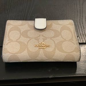 New Coach Wallet